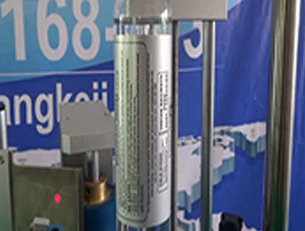 （视频）新疆红酒瓶全自动立式定位贴标机AS-C03